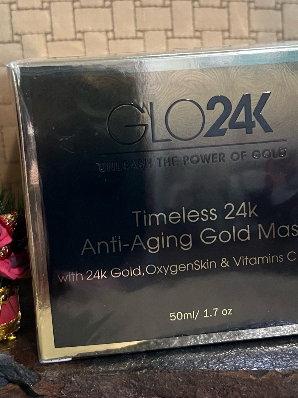 GLO24K Timeless 24k Anti-Aging Gold Mask - Black & Gold Packaging